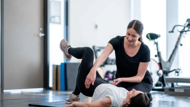 10 Tight Pelvic Floor Symptoms Female: Key Indicators to Know